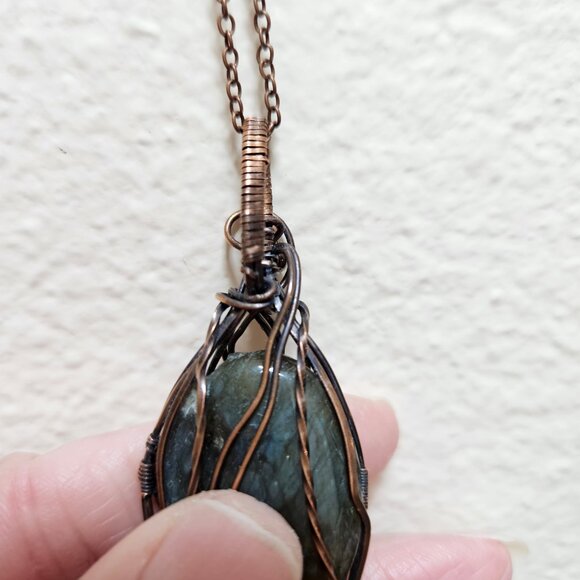 Handmade Copper Wire Wrapped Labradorite Pendant with Copper beads - Picture 8 of 10
